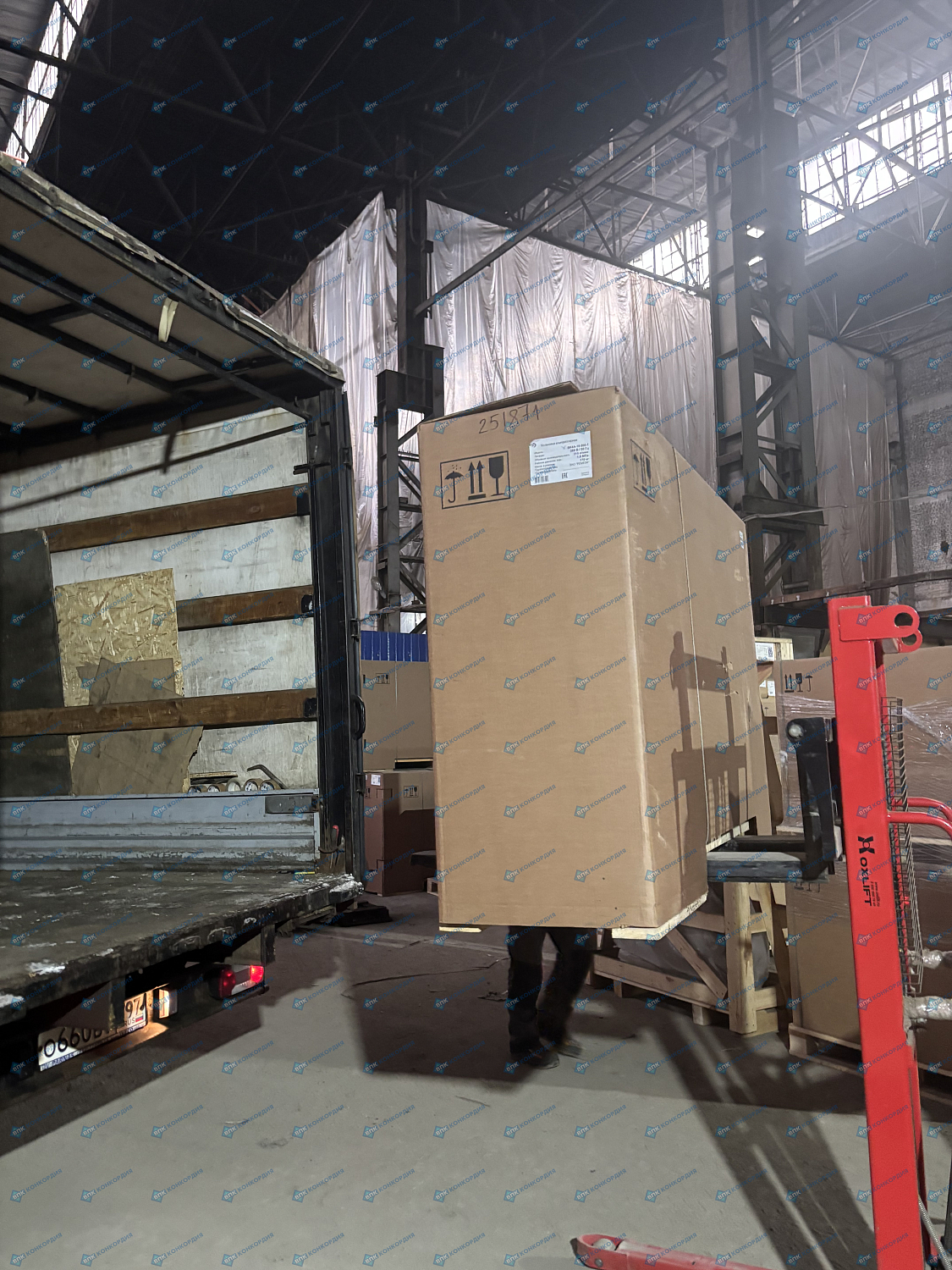 Отгрузка винтового компрессора Remeza ВК4А-10-200-1 в г. Санкт-Петербург